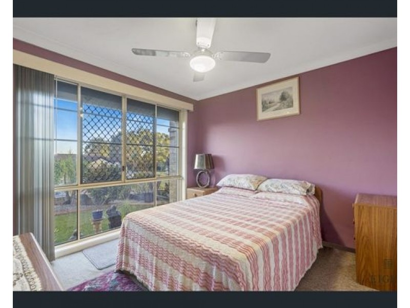 4 Pinedale Crescent, Parkinson QLD 4115