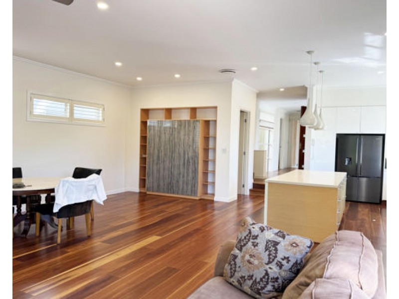 6111 Trasimeno Ave, Hope Island QLD 4212