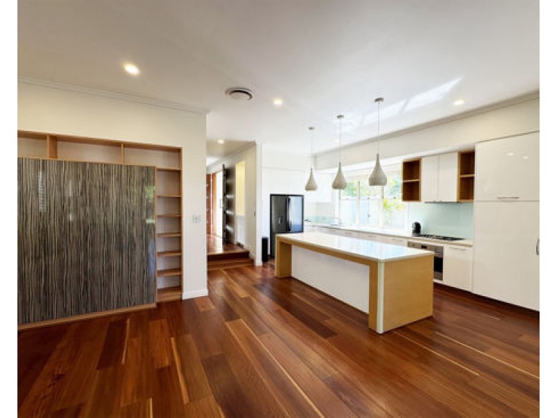 6111 Trasimeno Ave, Hope Island QLD 4212