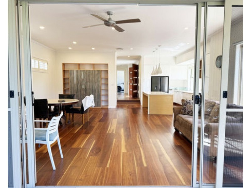 6111 Trasimeno Ave, Hope Island QLD 4212
