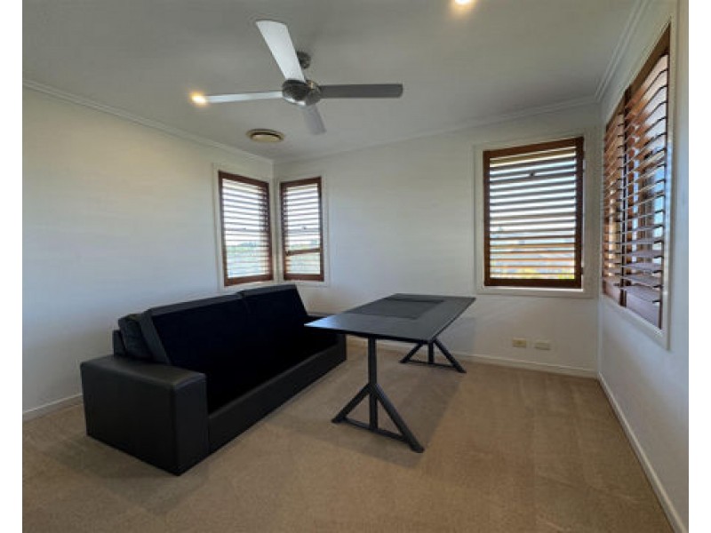 6111 Trasimeno Ave, Hope Island QLD 4212