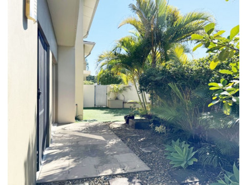 6111 Trasimeno Ave, Hope Island QLD 4212