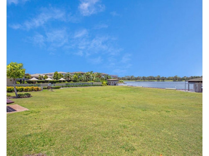 6111 Trasimeno Ave, Hope Island QLD 4212