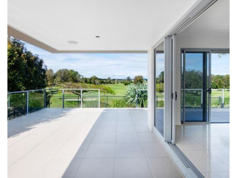 2004 The Boulevarde, Benowa QLD 4217