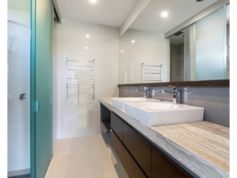 2004 The Boulevarde, Benowa QLD 4217