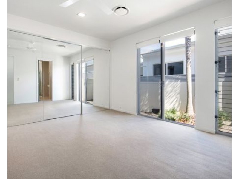 2004 The Boulevarde, Benowa QLD 4217