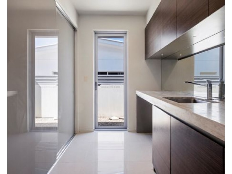 2004 The Boulevarde, Benowa QLD 4217