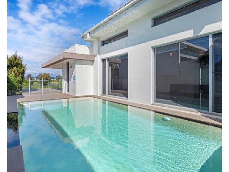 2004 The Boulevarde, Benowa QLD 4217