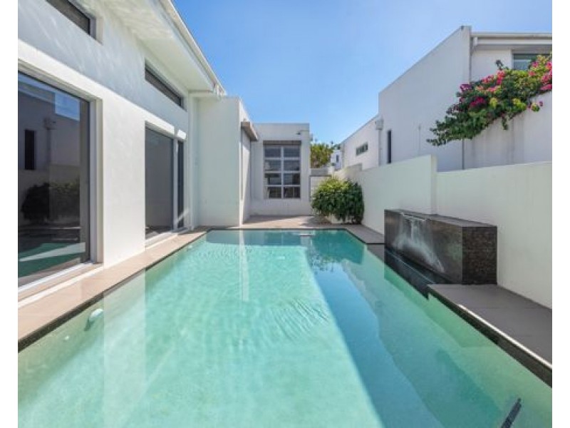 2004 The Boulevarde, Benowa QLD 4217