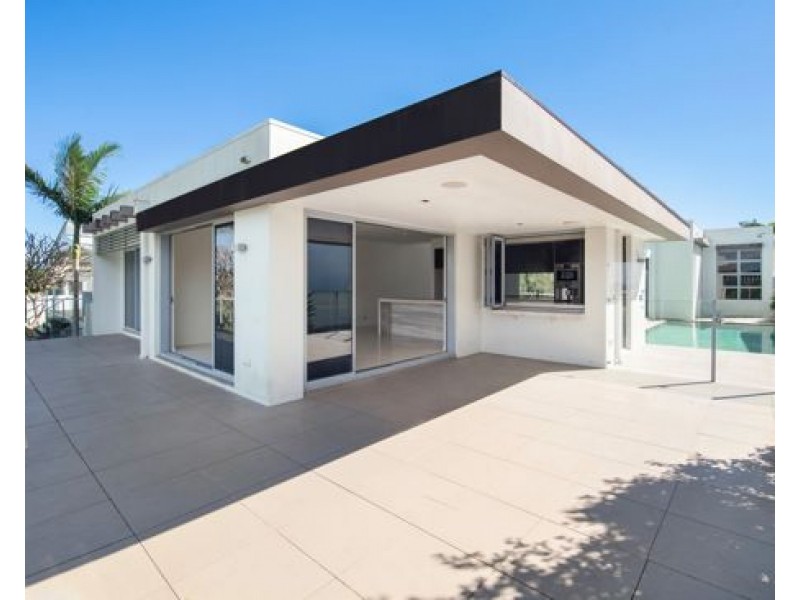 2004 The Boulevarde, Benowa QLD 4217