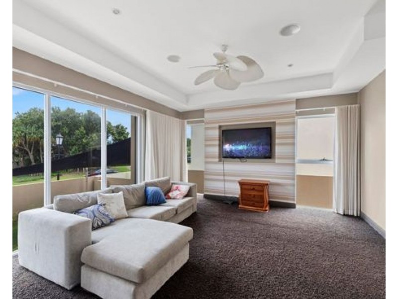 3 Parklane Terrace, Paradise Point QLD 4216