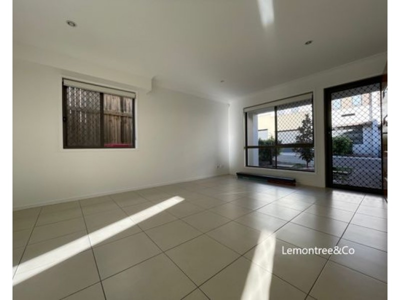 32 20 Kianawah Road South, Manly West QLD 4179