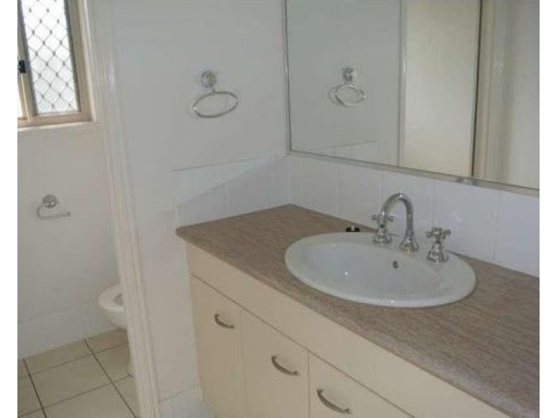 102 Anna Drive, Raceview QLD 4305