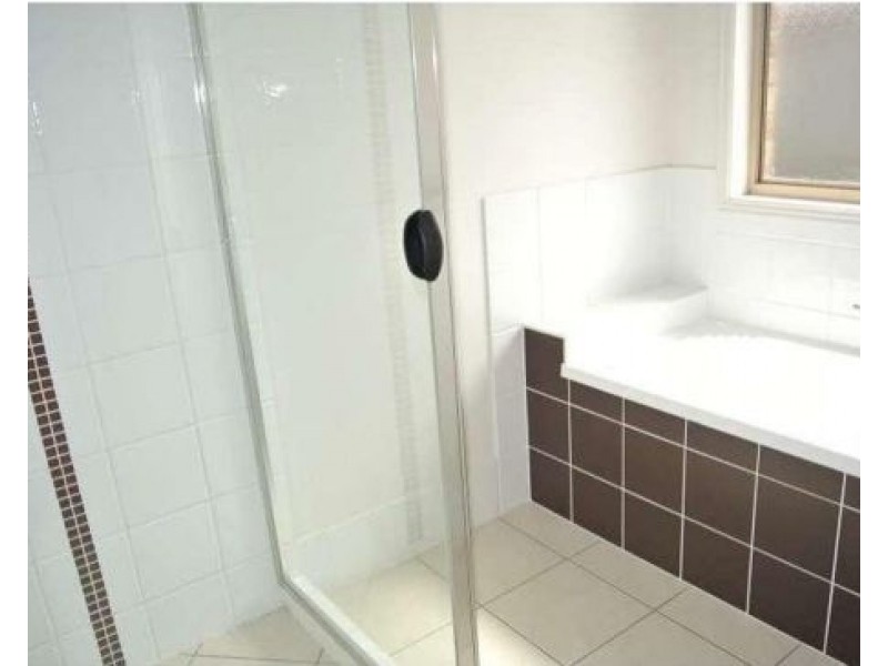 102 Anna Drive, Raceview QLD 4305