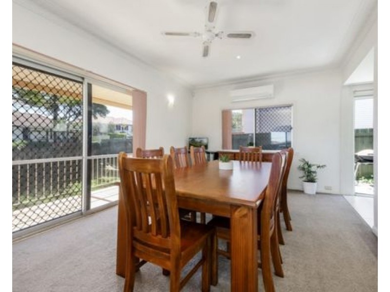 27 Ledbury St, Aspley QLD 4034