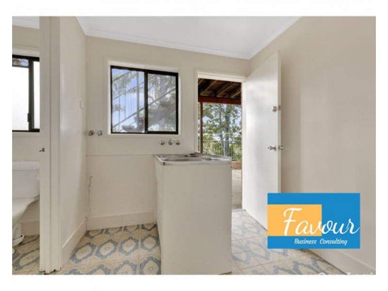 37 Mitchell Avenue, Molendinar QLD 4214
