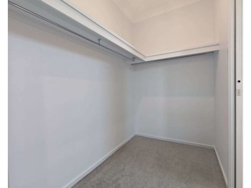 8 Hillside Street, Heathwood QLD 4110