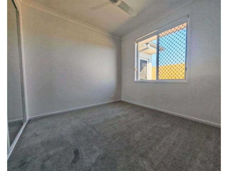 8 Hillside Street, Heathwood QLD 4110