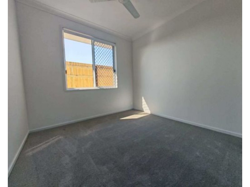 8 Hillside Street, Heathwood QLD 4110