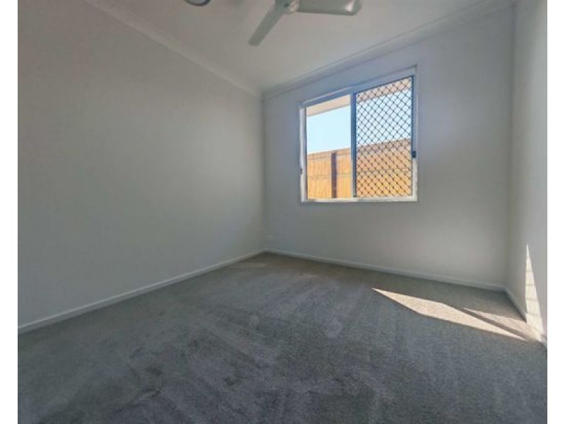 8 Hillside Street, Heathwood QLD 4110