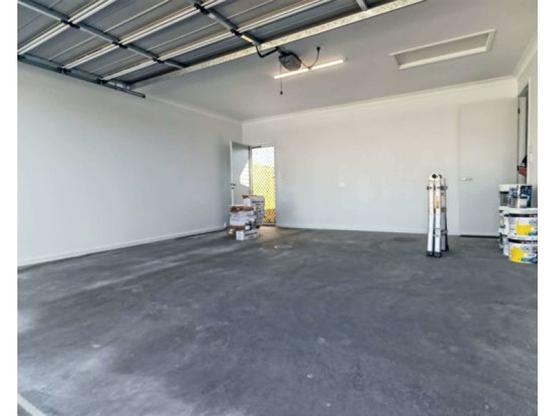 8 Hillside Street, Heathwood QLD 4110