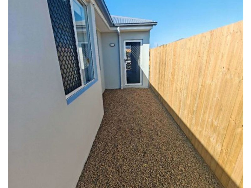 8 Hillside Street, Heathwood QLD 4110