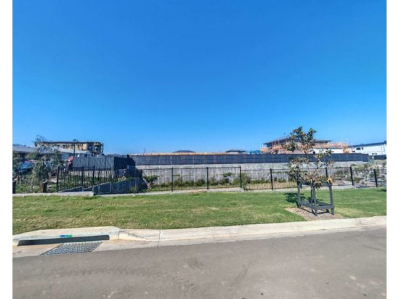 8 Hillside Street, Heathwood QLD 4110