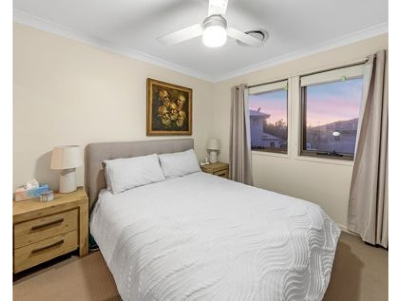 5 20 Kianawah Road South, Manly West QLD 4179