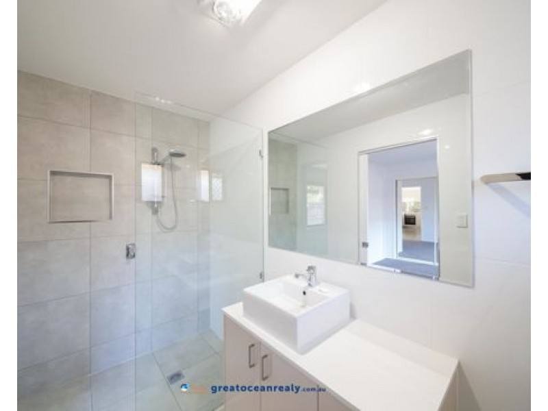 128 Olsen Avenue, Arundel QLD 4214