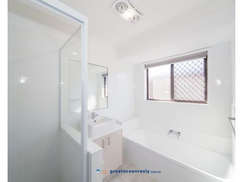 128 Olsen Avenue, Arundel QLD 4214