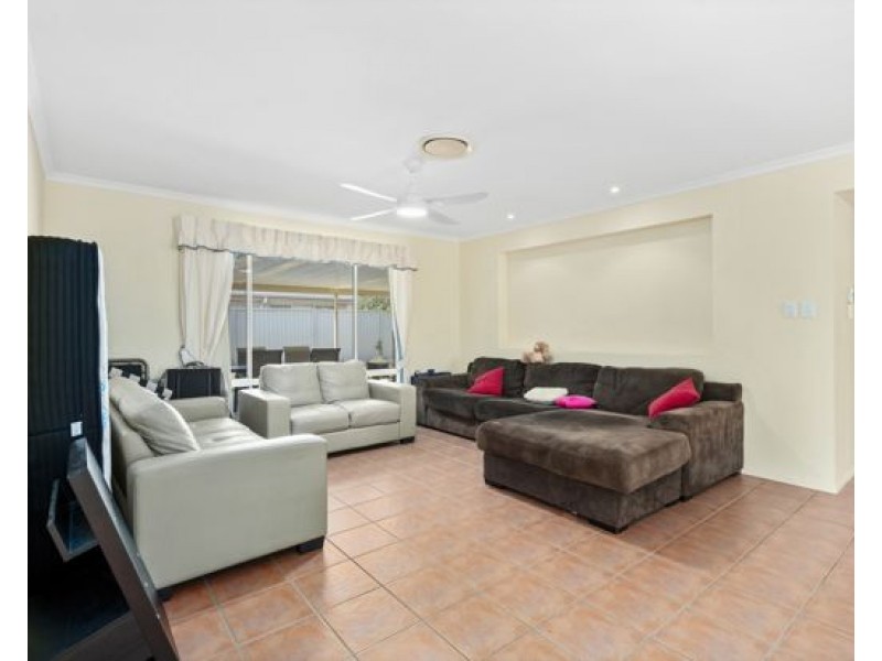 9 Applegum Place, Molendinar QLD 4214