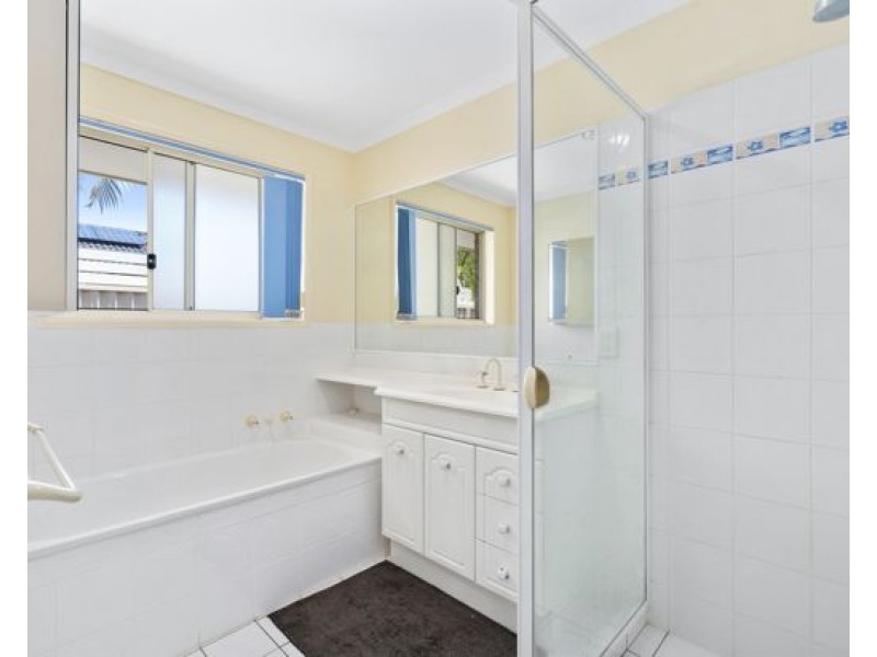 9 Applegum Place, Molendinar QLD 4214