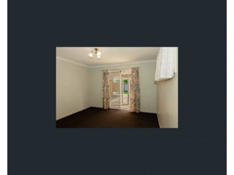 8 Avondale Crescent, Parkinson QLD 4115