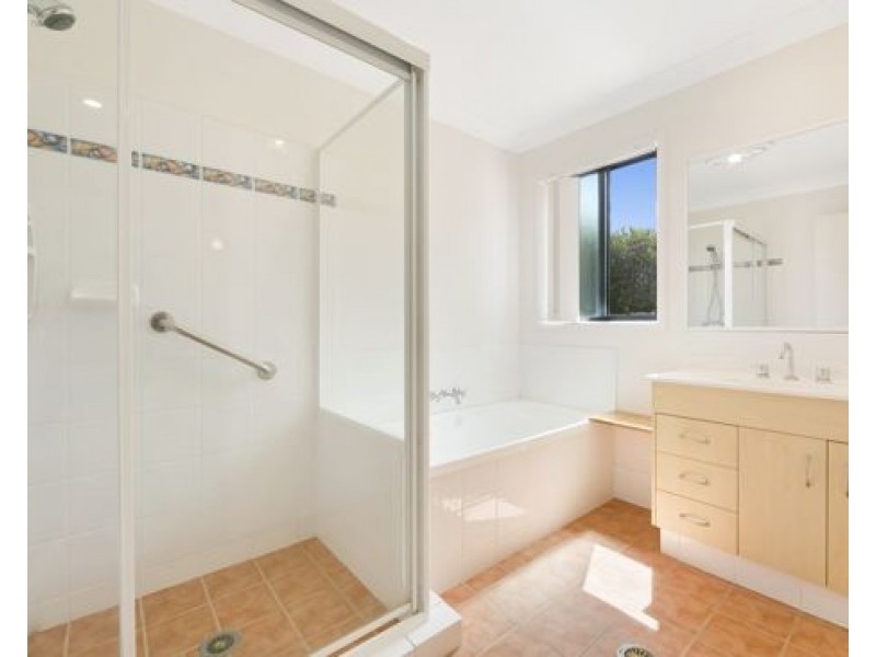 127 GOODING DRIVE, Merrimac QLD 4226