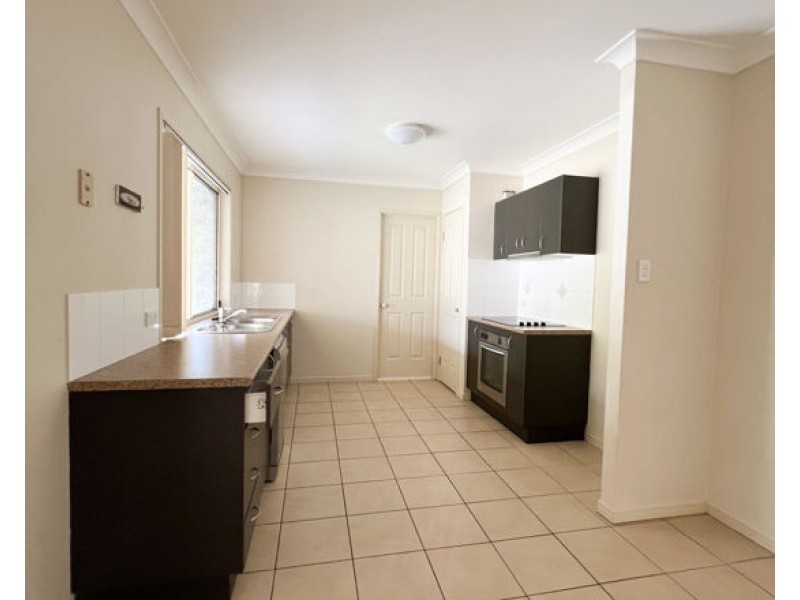 4 IDALIA LANE, Waterford QLD 4133