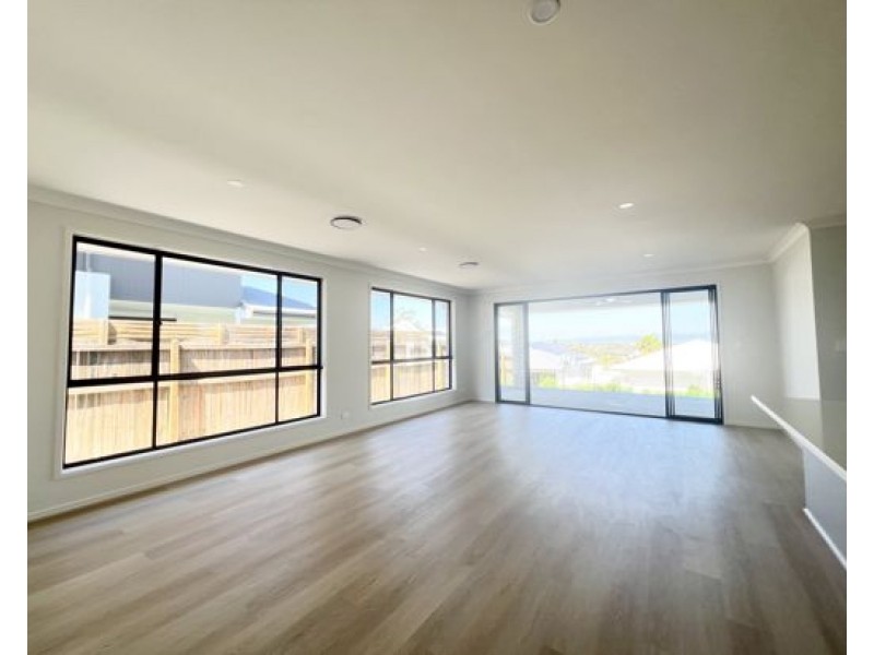 6 Harran street, Southport QLD 4215