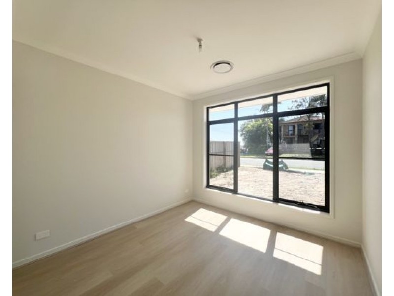 6 Harran street, Southport QLD 4215