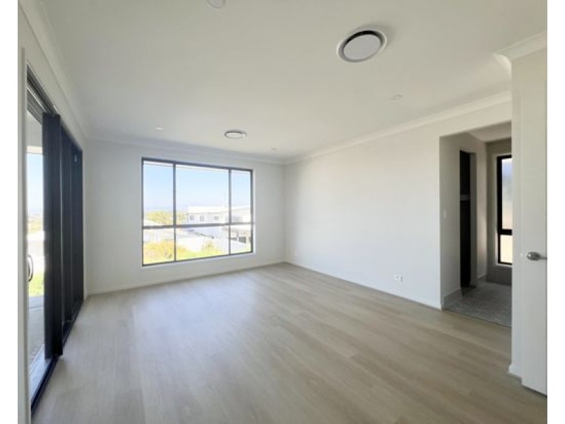 6 Harran street, Southport QLD 4215