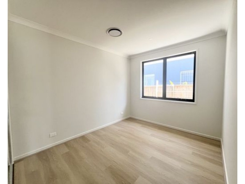 6 Harran street, Southport QLD 4215