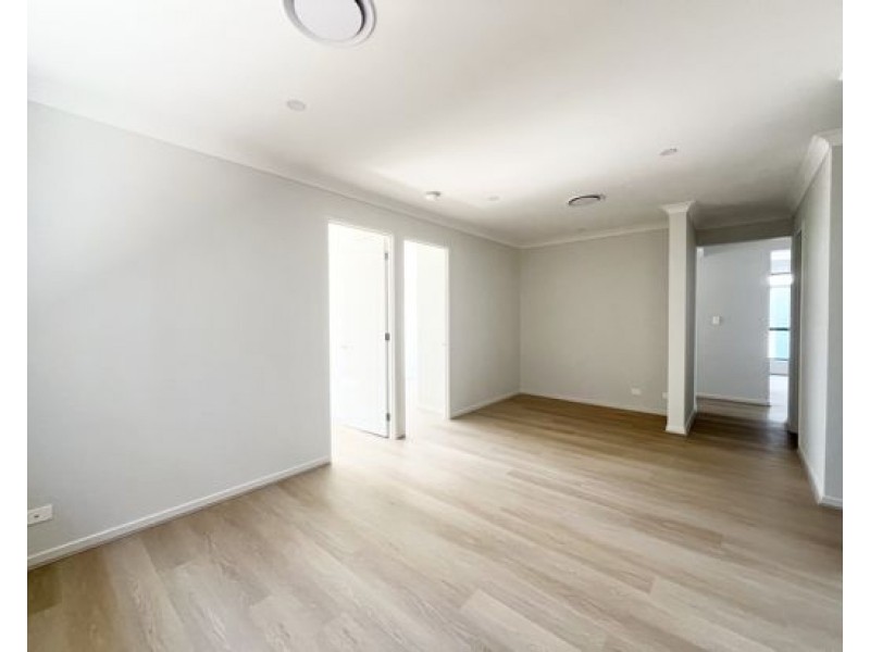 6 Harran street, Southport QLD 4215