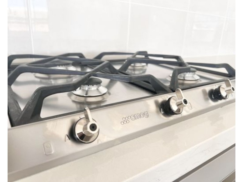 6 Harran street, Southport QLD 4215