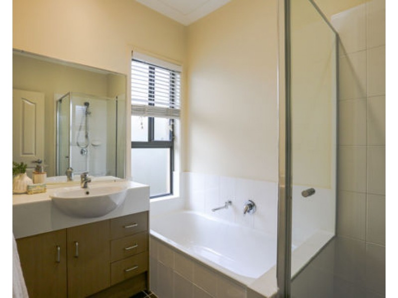 14 Backhousia Ct, North Lakes QLD 4509