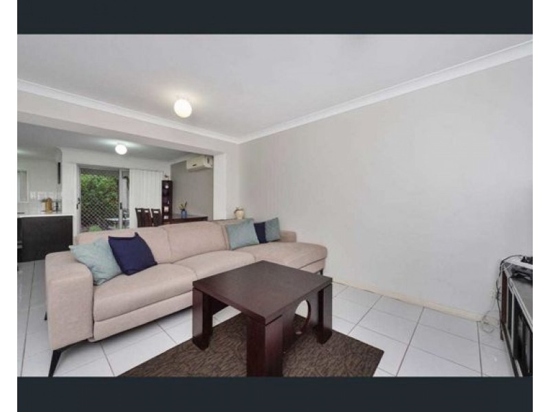 32 131 McAuley Parade, Pacific Pines QLD 4211