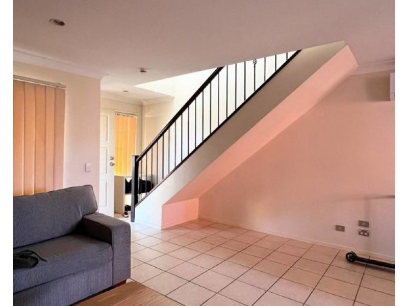 99/302 Christine Avenue, Varsity Lakes QLD 4227