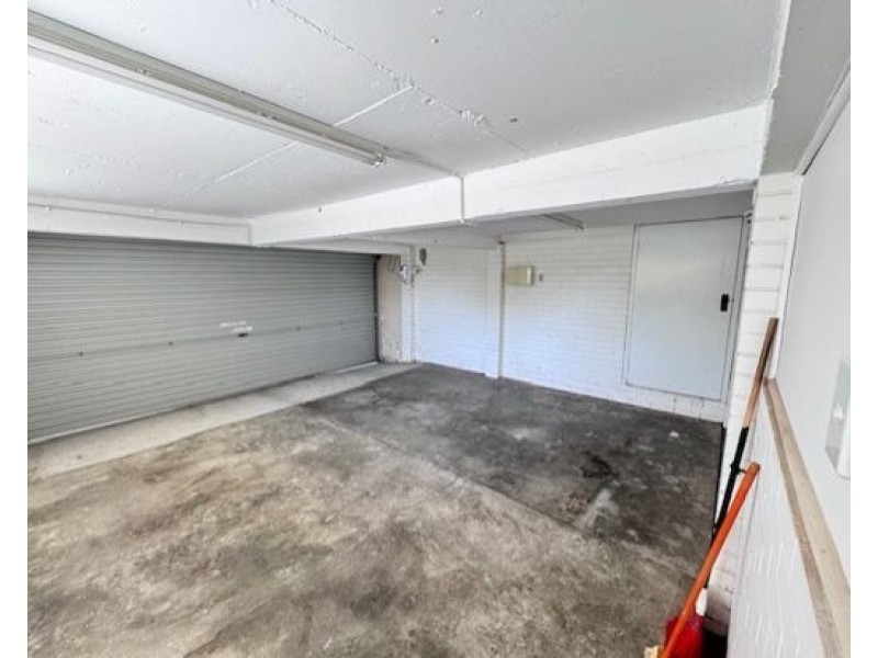 1 Wilbur Street, Holland Park QLD 4121