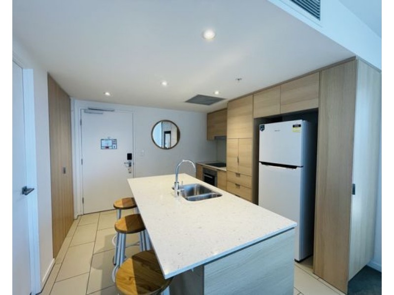2402/2663 Gold Coast Hwy, Broadbeach QLD 4218