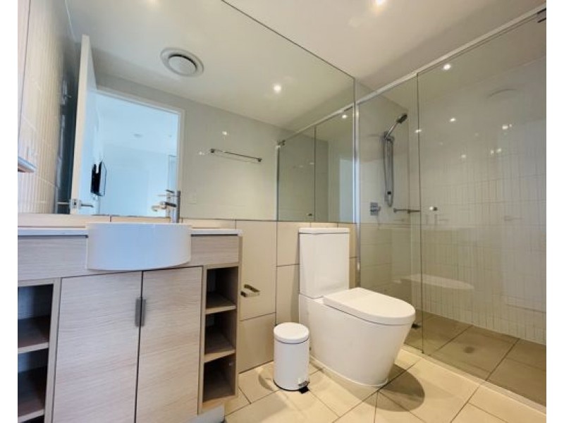 2402/2663 Gold Coast Hwy, Broadbeach QLD 4218