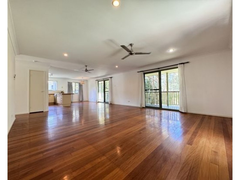 54 Roseglen Street, Greenslopes QLD 4120