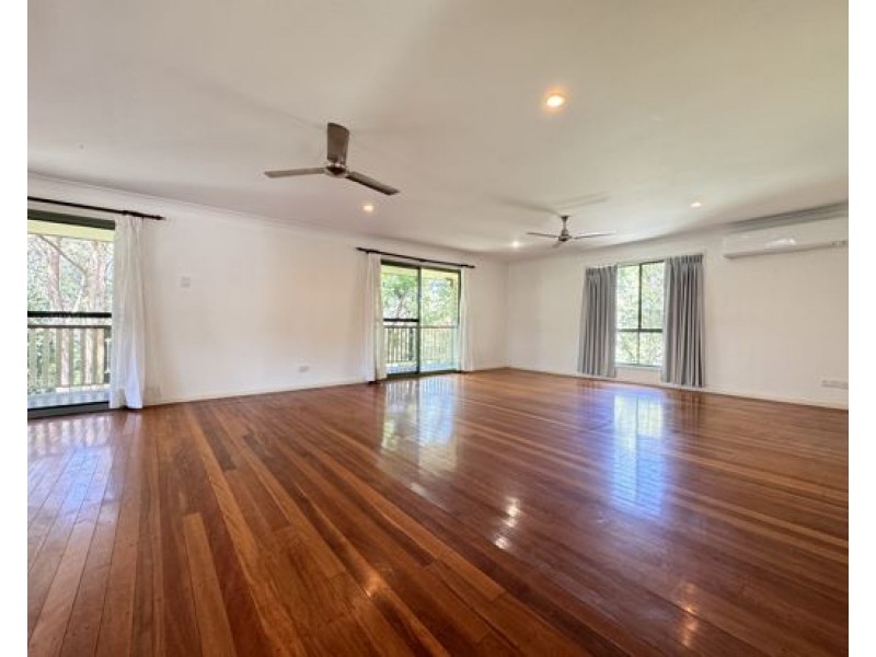 54 Roseglen Street, Greenslopes QLD 4120