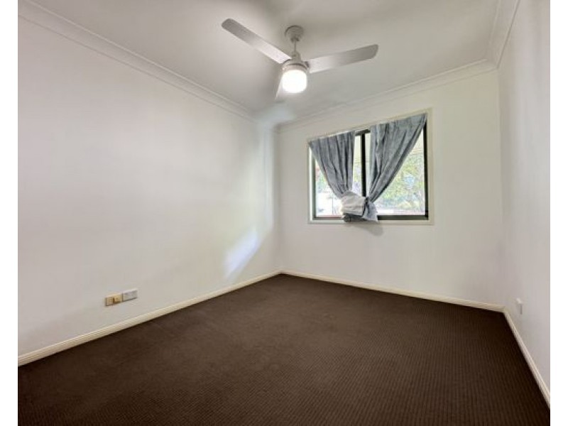 54 Roseglen Street, Greenslopes QLD 4120